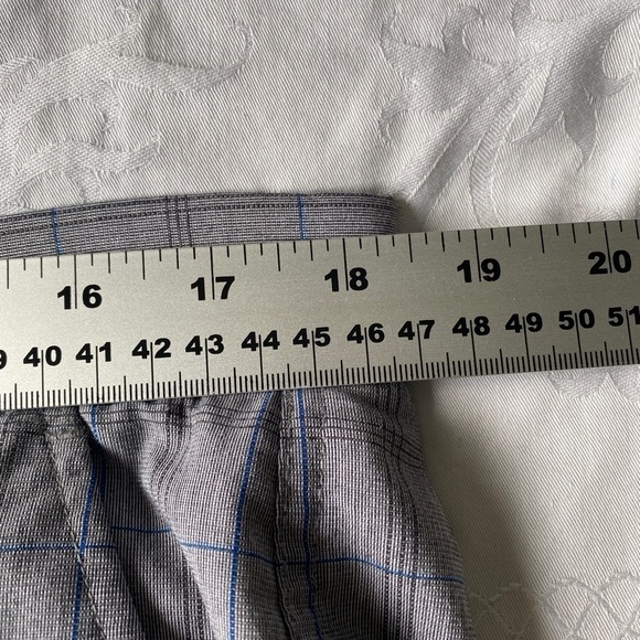 Calvin Klein Golf Men's Gray Checker Pattern Golf Shorts Flat Front Size 36 - Picture 10 of 13